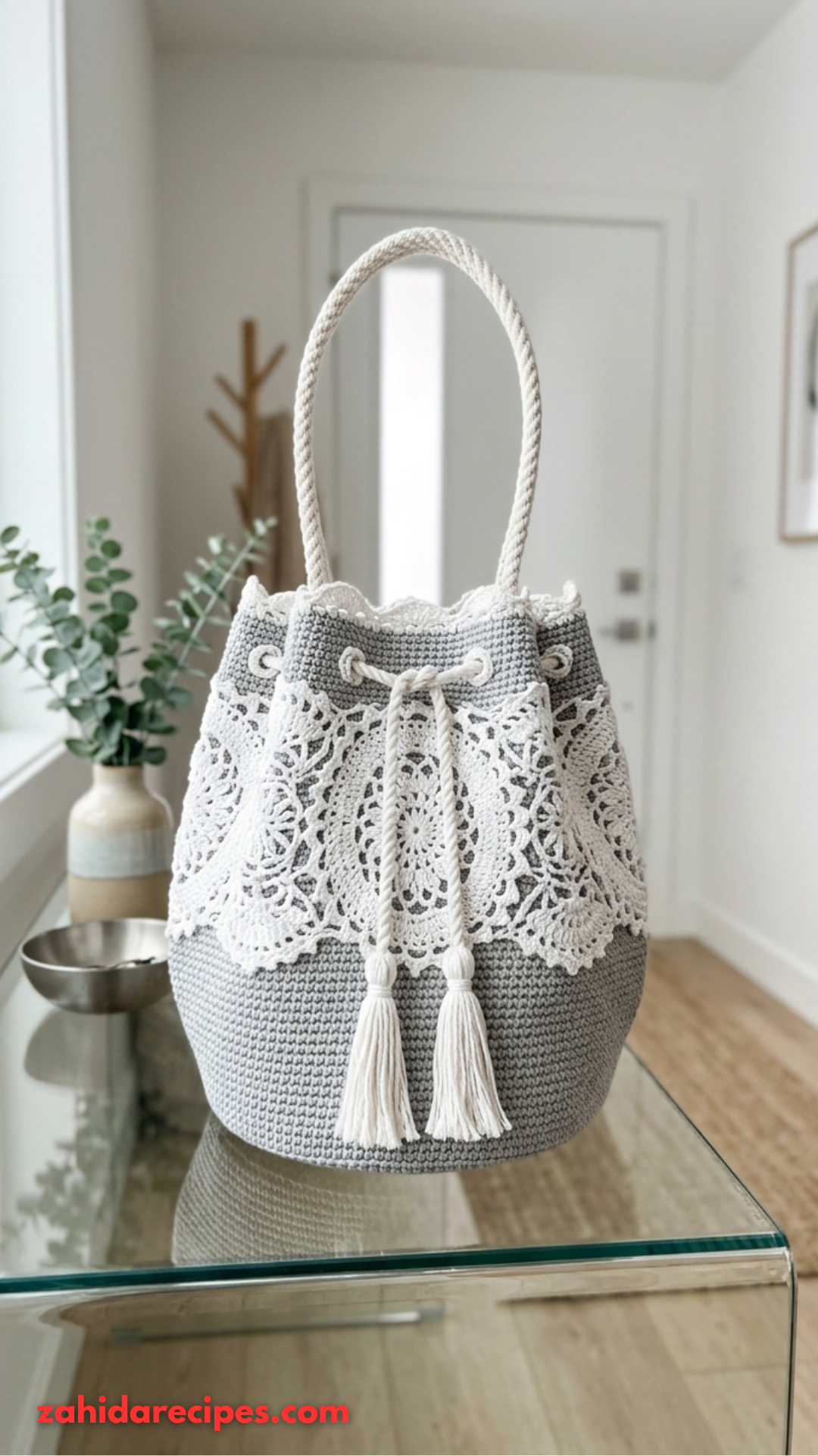 Winter White Snowflake Lace Bucket Bag (2)